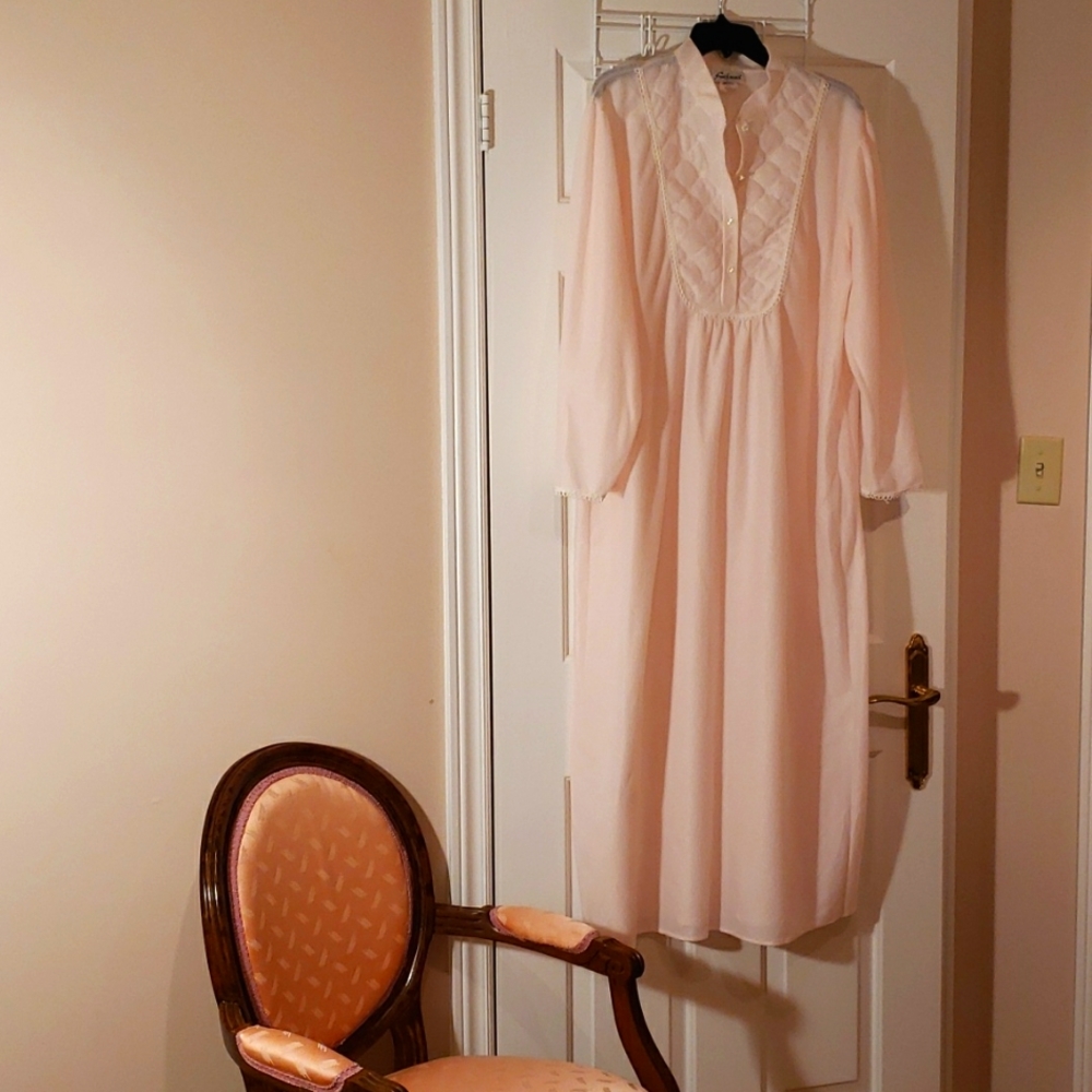 NWOT  Ladie's Frenchmaid,  XL / 1X  nightgown
